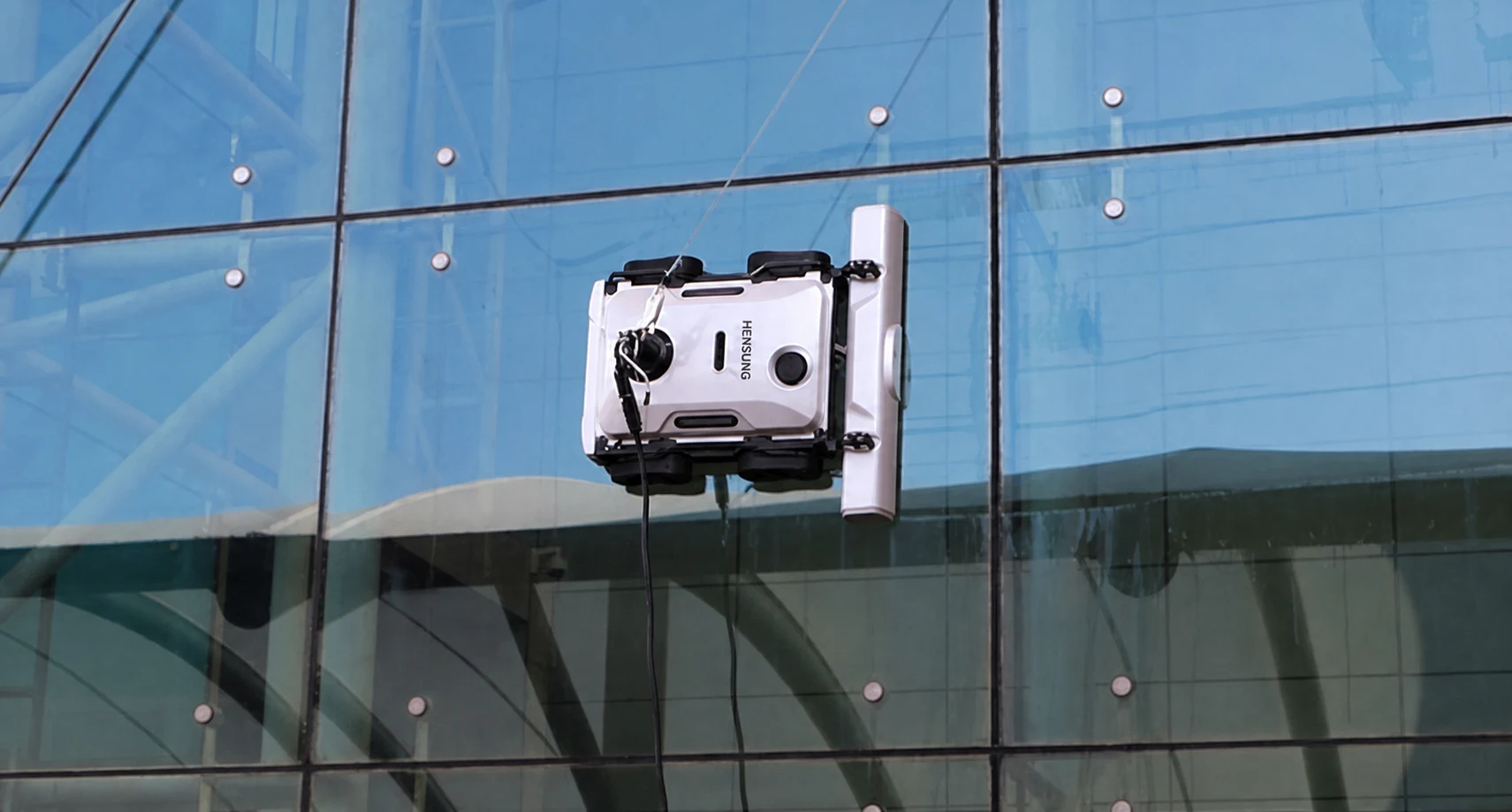 J1 SE — Glass facade operation